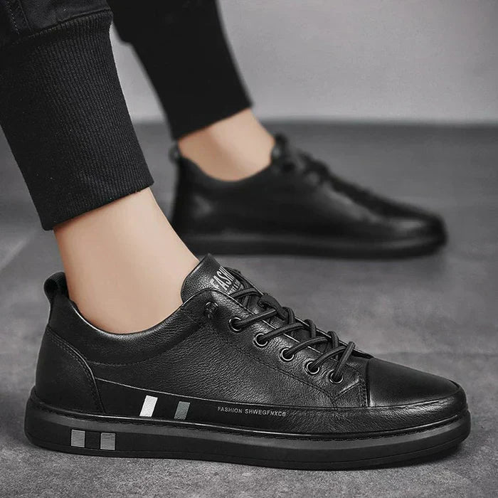 Zapatilla elegante de piel auténtica